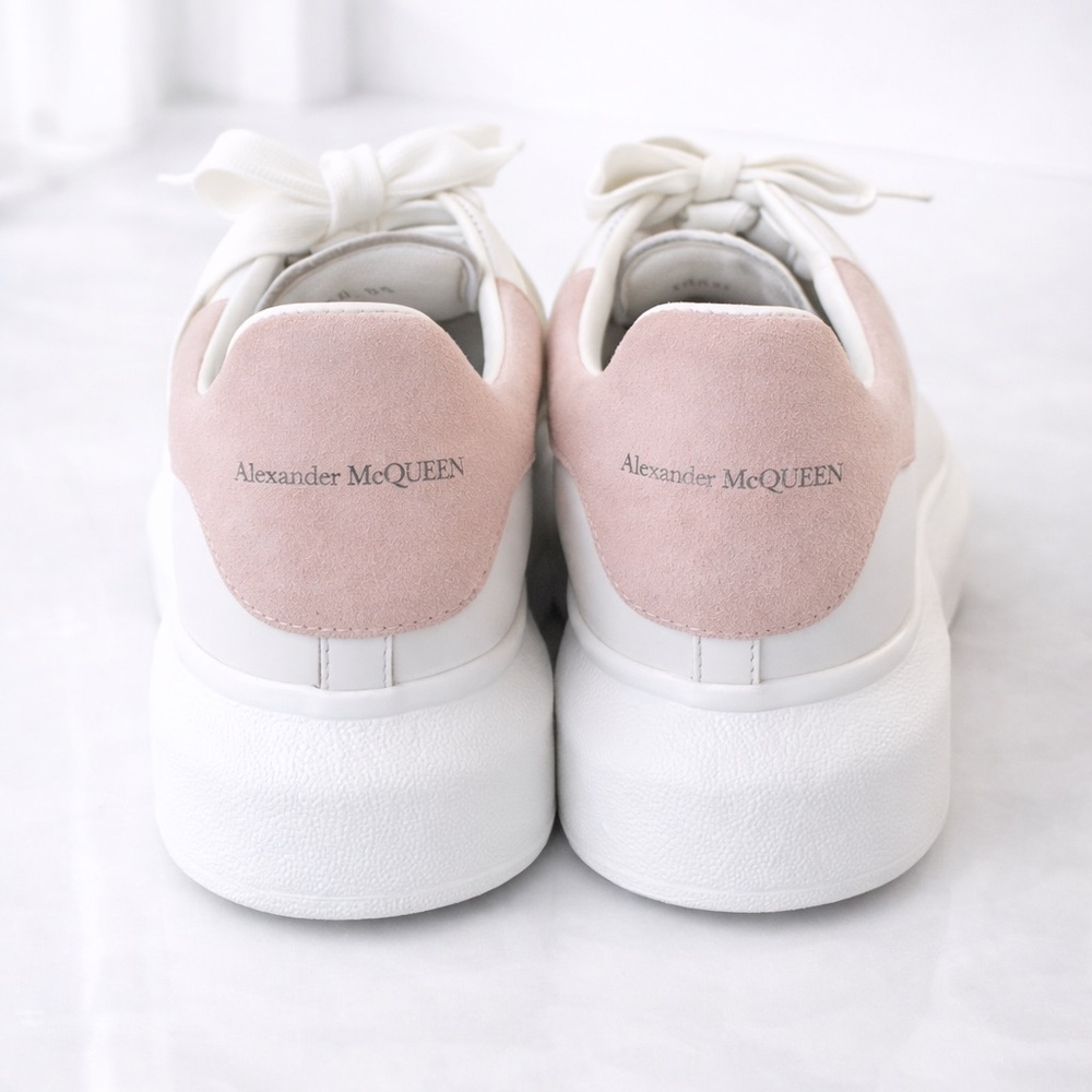 Alexander McQueen Women's Oversized Suede Heel Detail Sneakers - Picture 2 of 3